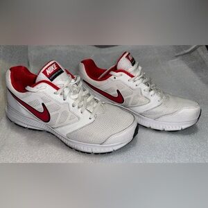 Nike Downshifter 6 Men's Pre-owned White w/Red Accents Sneakers Size 9.5
